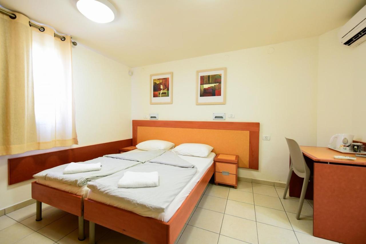 Hi - Arad Hostel Экстерьер фото