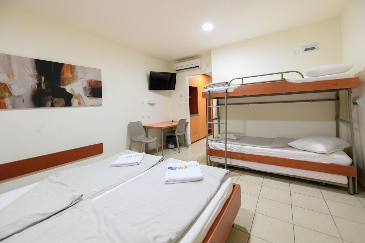 Hi - Arad Hostel Экстерьер фото